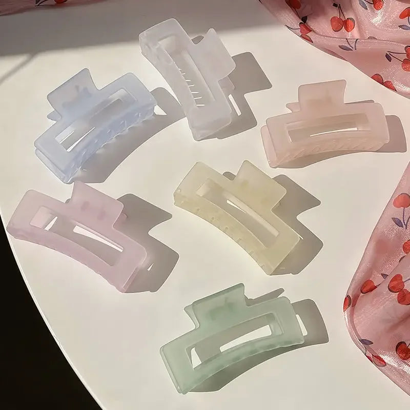 Hair Claw Clip (Transparent)